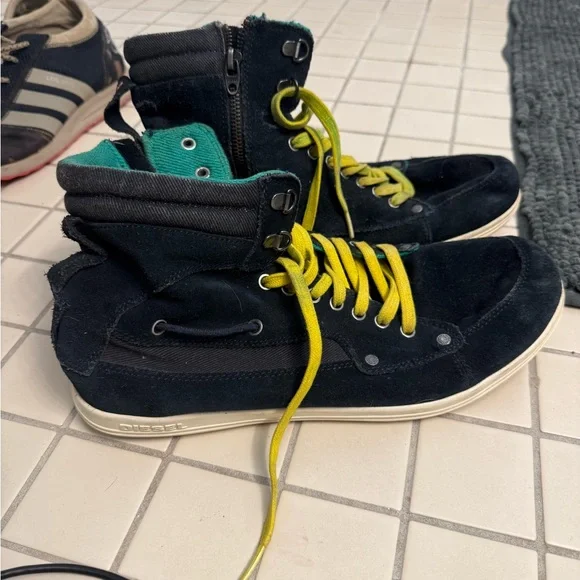 Diesel IDOL Black High-Top Sneakers with Teal Lining and Yellow Laces - Picture 4 of 7
